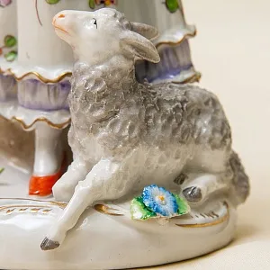 Коллекционная Фарфоровая Статуэтка «Весёлая Пастушка» Н-24см. SITZENDORF, Германия - 50гг..