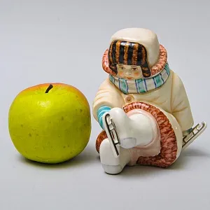 Авторская Коллекционная Фарфоровая Статуэтка «Первые Коньки», Россия.