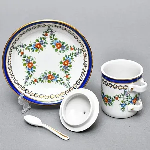 Фарфоровый Соусник с крышкой, блюдцем и ложечкой, Giulia Mangani Италия, вторая половина ХХ века.