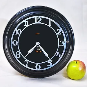 Винтажные Настенные Механические Часы «Маяк» в бакелитовом корпусе, СССР - 1965 год.