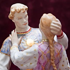 Редкость! Авторская Роспись - Фарфоровая Статуэтка «РУСЛАН И ЛЮДМИЛА» РОССИЯ ДФЗ Дулево.