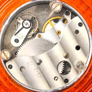 «Танковые Часы» - Механические Настольные часы Челябинский Часовой Завод СССР-1957 год.