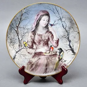 Коллекционная Фарфоровая тарелка «Девушка - Зима», Henri d'Arceau - Limoges Франция, 1979 год. 