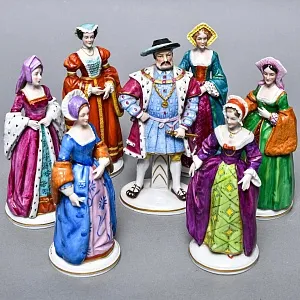 Полная Коллекционная серия Фарфоровых статуэток «Генрих VIII и его шесть жен», Sitzendorf Германия.
