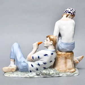 Большая Коллекционная Фарфоровая статуэтка «Бездельники», Россия ДФЗ Дулево. 
