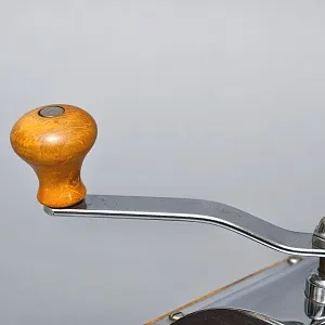 Коллекционная ручная механическая кофемолка «PeDe» Голландия, середина ХХ века.