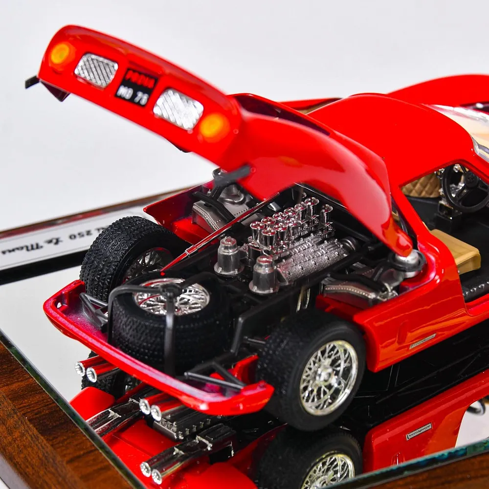Коллекционная Металлическая Модель «Автомобиль - Красный Ferrari 250» Германия.
