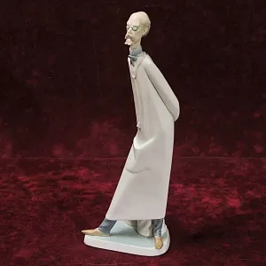Большая Коллекционная Фарфоровая статуэтка «Земский доктор», Lladro Испания 1969 год.