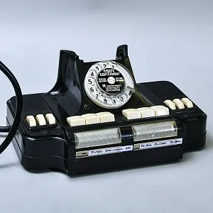 Настольная Электрическая Лампа - Светильник «Директорский Телефон - Будьте Бдительны» СССР - 1974 год.