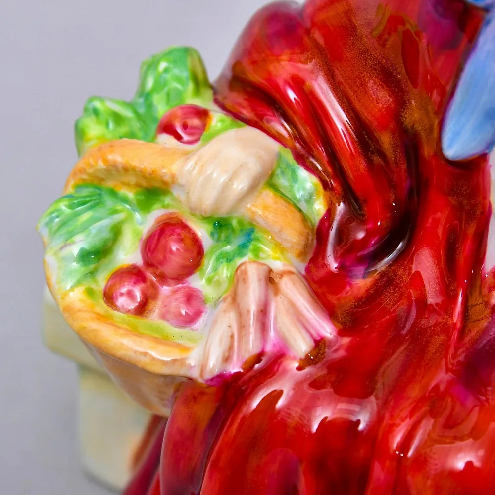 Авторская Фарфоровая статуэтка «Линда. Девочка с корзиной», Royal Doulton Англия, 1953 - 1976 годы.