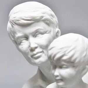 Редкая!!! Коллекционная Фарфоровая Статуэтка «Отец и Сын», Kaiser, Германия -1979 год.