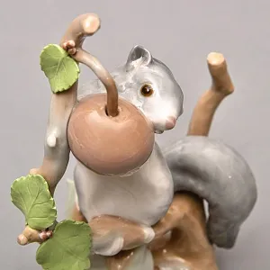 Коллекционная Фарфоровая статуэтка «Белка. Соня», Lladro / Лядро Испания.