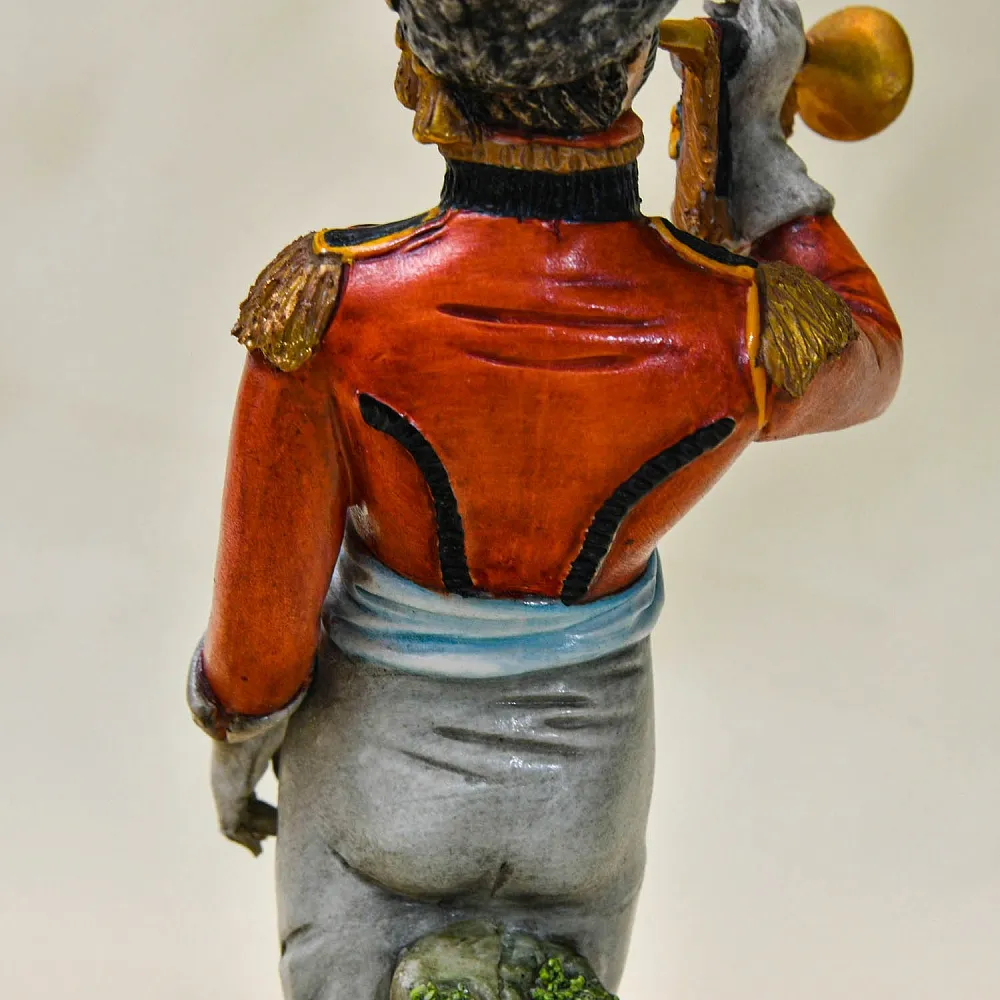 Коллекционная Фарфоровая статуэтка «Солдат. Гусар - горнист» из серии «Армия Наполеона», Capodimonte Италия.