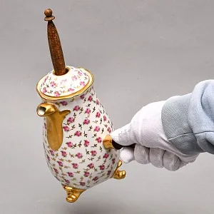 Фарфоровый Кувшин - Чайник для подачи горячего шоколада «РОЗЫ» с лопаткой, Limoges Франция.