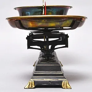 Старинные Кухонные весы на 10 кг. с двумя латунными чашами. Франция начало ХХ века!