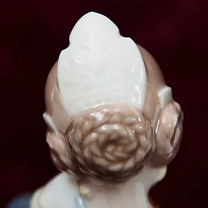 Коллекционная Фарфоровая статуэтка «Девочка из Валенсии» Lladro, Испания.