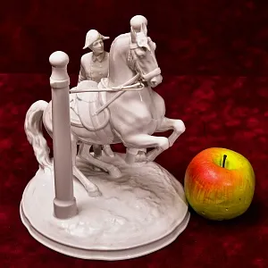 Редкая! Фарфоровая статуэтка «ТРЕНИРОВКА», Wiener Porzellanmanufaktur Augarten, Австрия, середина ХХ века.