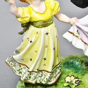 Большая Антикварная Статуэтка «Детские забавы - Ручеек», фарфор Scheibe - Alsbach, Германия.