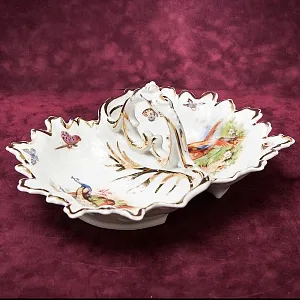 Сервировочная Фарфоровая Менажница  «ПТИЦЫ И БАБОЧКИ», Франция - середина ХХ века.