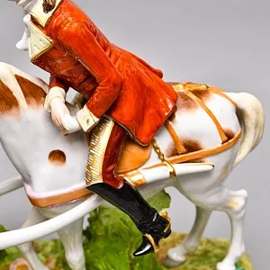 Большая Фарфоровая статуэтка «Дама в паланкине и Цветочница», Scheibe-Alsbach Германия, середина ХХ века.