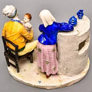 Коллекционная Фарфоровая статуэтка «Семья у домашнего очага», Ackermann & Fritze Германия.