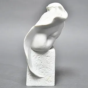 Коллекционная Фарфоровая статуэтка «Девушка, Знак Зодиака - Рыбы», Royal Copenhagen Дания.