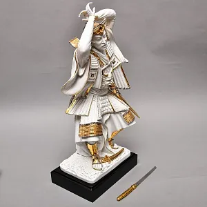 Большая Авторская Фарфоровая статуэтка «Самурай - Путь Воина», Ahura Италия, 80-е годы ХХ века.