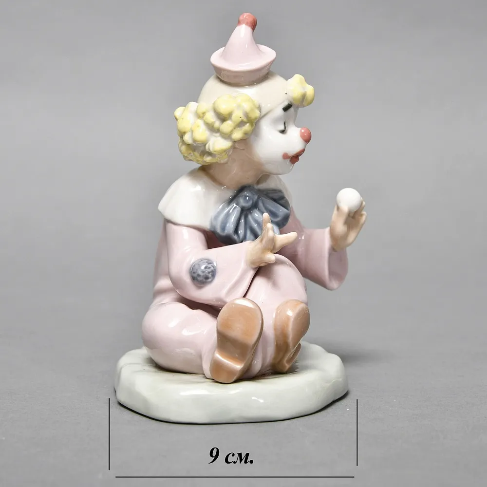 Коллекционная Фарфоровая статуэтка «Клоун - фокусник», NAO by Lladro Испания.