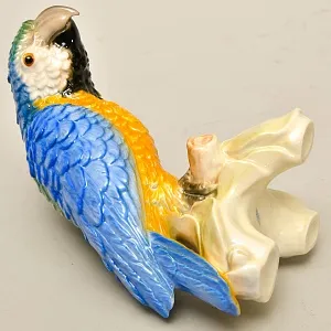 Коллекционная Фарфоровая статуэтка «ПТИЦА - ПОПУГАЙ», Goebel Германия, 1964 - 1972 годы.