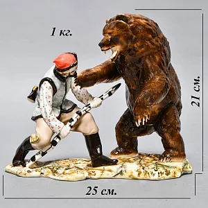 Коллекционная Фарфоровая Статуэтка «Охота на медведя», Россия. 