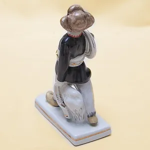 Коллекционная Фарфоровая статуэтка «Юный электрик», ДФЗ Вербилки СССР, середина ХХ века. 