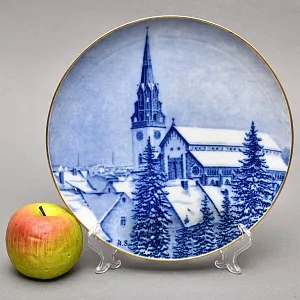 Коллекционная Фарфоровая Тарелка - Блюдо «Городской Собор зимой», Hutschenreuther Германия - 1979 год. 