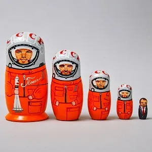 Авторский Сувенир - Памятный Подарок - «Матрёшка - Космонавты СССР», Дерево - Россия. 