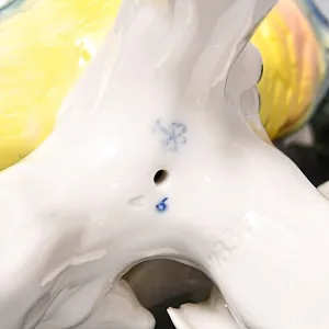 Птица - Коллекционная Статуэтка «Сине-Желтый Какаду на ветке», фарфор Karl Ens Германия 50 гг. 