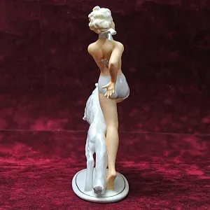 Коллекционная Фарфоровая статуэтка «Девушка с собакой. Бегущие», Schau Bach Kunst Германия - 1953 год.