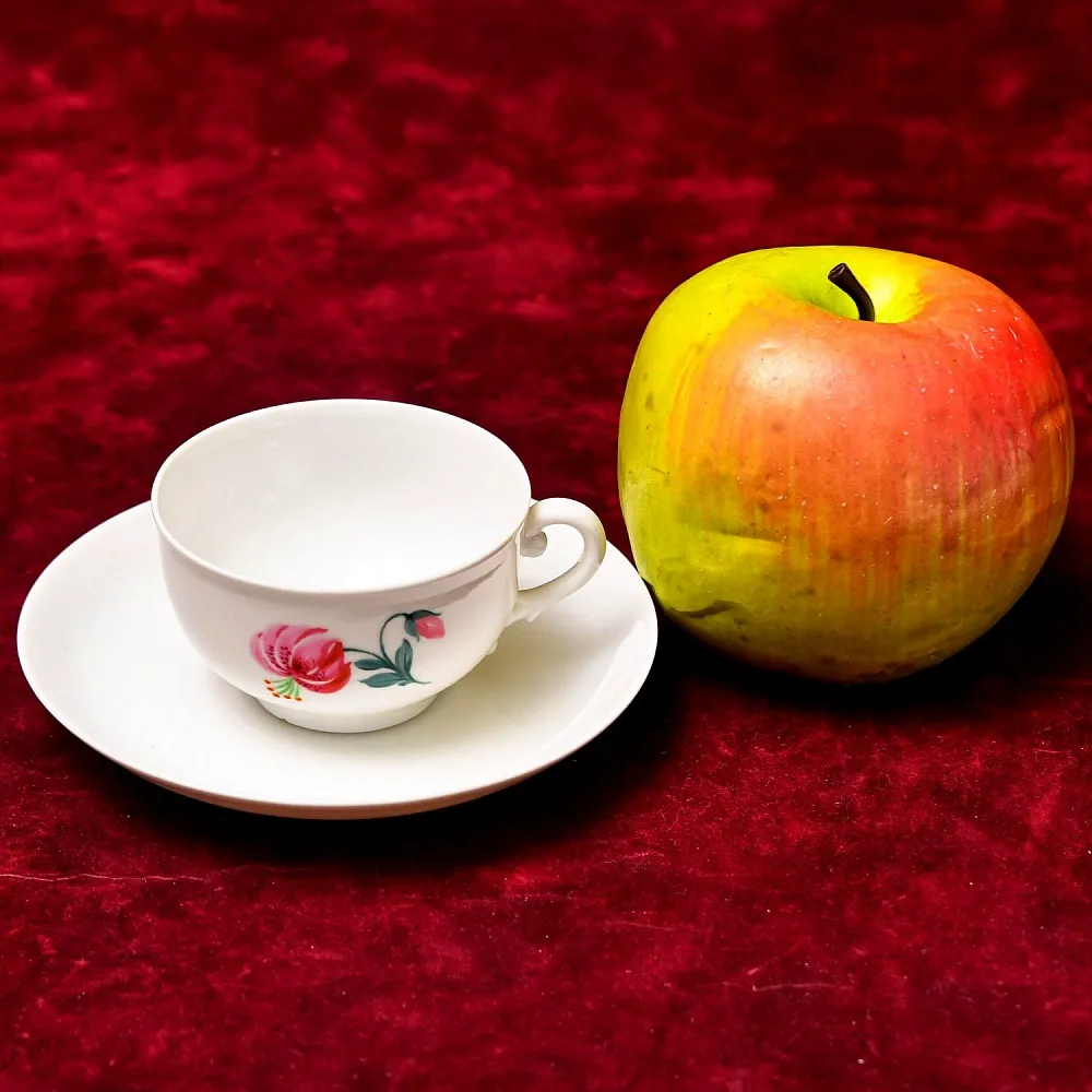 Антикварная Коллекционная Кофейная пара «ЛИЛИЯ», фарфор Nymphenburg, Германия.