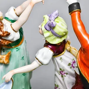 Большая Антикварная Статуэтка «Детские забавы - Ручеек», фарфор Scheibe - Alsbach, Германия.