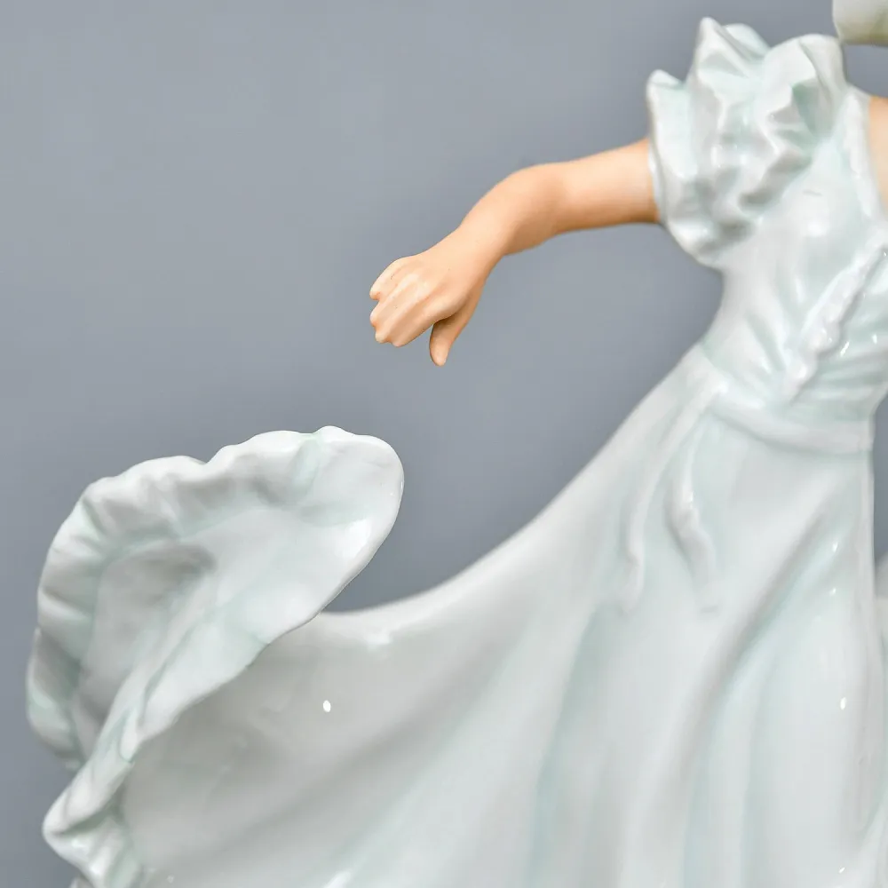  Коллекционная Фарфоровая статуэтка «Танцовщица в пышном платье», Schau Bach Kunst Германия.