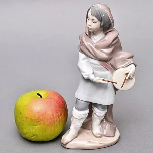Коллекционная Фарфоровая статуэтка «Мальчик с барабаном», Lladro (Лядро), Испания.