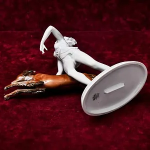 Редкость! Коллекционная Фарфоровая Статуэтка «Девушка и Собака», ROSENTHAL Германия -1944 год.