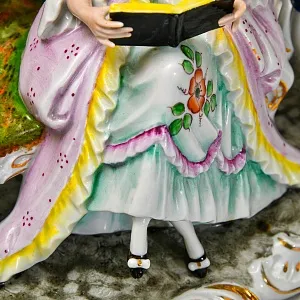 Антикварная Статуэтка «Любовный роман», фарфор Carl Scheidig, Германия начало ХХ века.