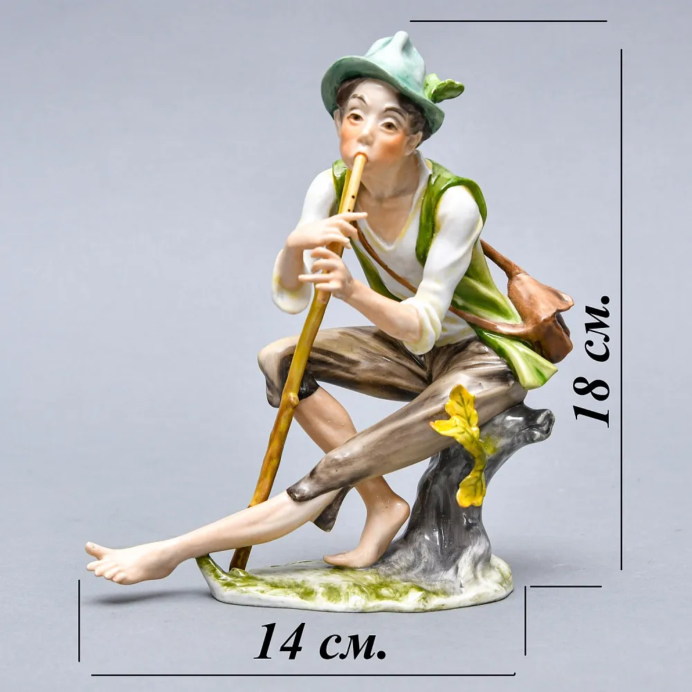 Редкая! Коллекционная Фарфоровая статуэтка «Пастушок с дудочкой» KAISER Porzellan Германия -1967 год.