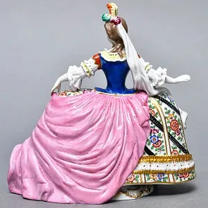 Антикварная статуэтка «Дама - Королевский прием», Фарфор SITZENDORF Германия, 1884 - 1902 годы.