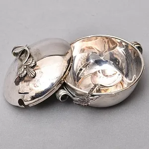 Винтажный Набор из 2х предметов - Сахарница с ложечкой и молочник «ЦВЕТЫ», Англия - середина ХХ века.