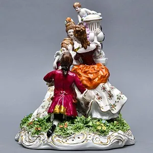 Коллекционная Фарфоровая статуэтка «ГАЛАНТНАЯ ПРОГУЛКА», Scheibe-Alsbach Германия, середина ХХ века. 