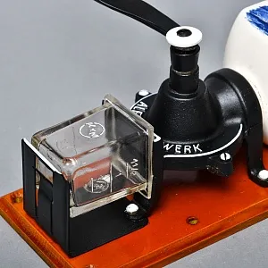 Редкая! Антикварная Настенная Ручная Механическая Кофемолка - Мельница, Alexanderwerk Германия.