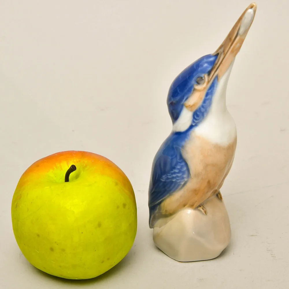 Коллекционная Фарфоровая Статуэтка «ПТИЦА. ЗИМОРОДОК С РЫБОЙ», ROYAL COPENHAGEN Дания.