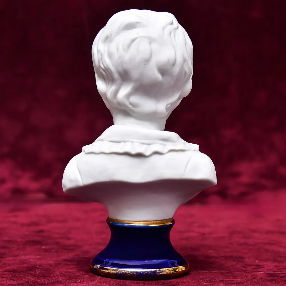 Фарфоровый Бюст - Статуэтка «МАЛЬЧИК. Александр Броньяр», Tharaud Limoges Франция.