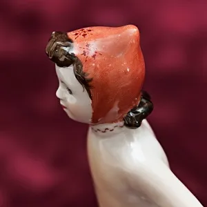 Фарфоровая Статуэтка «На катке», ЛФЗ СССР -1950-60 годы ХХ века.