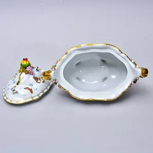 Фарфоровая Тюрина - Судок с крышкой «БАБОЧКИ В САДУ», Франция - середина ХХ века.